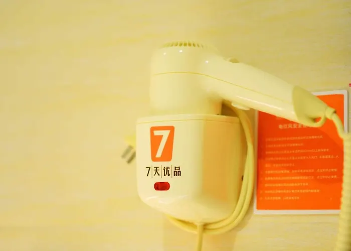 7Days Premium Yichang Wanda Plaza Canal Park Branch
